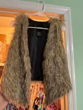 Me Jane Black Lined Faux Fur Vest with Brown Fur Trim